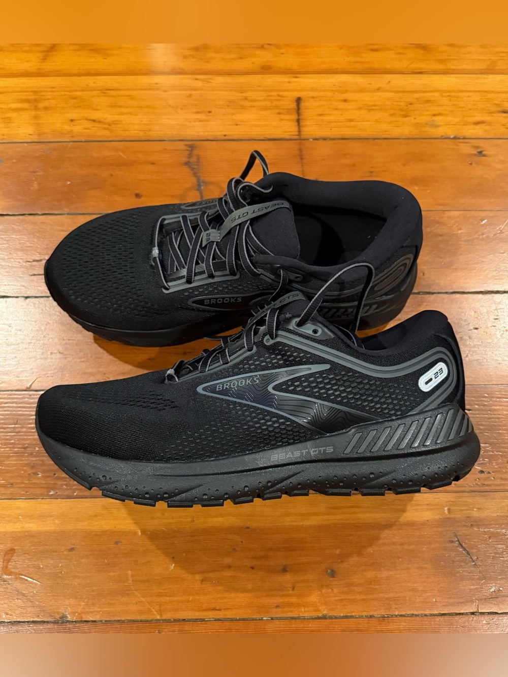 Brooks Beast GTS 23 Men’s size US 8.5 extra wide